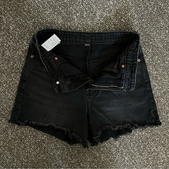 American Eagle Highest Rise Boyfriend Short - Picture 2 of 3